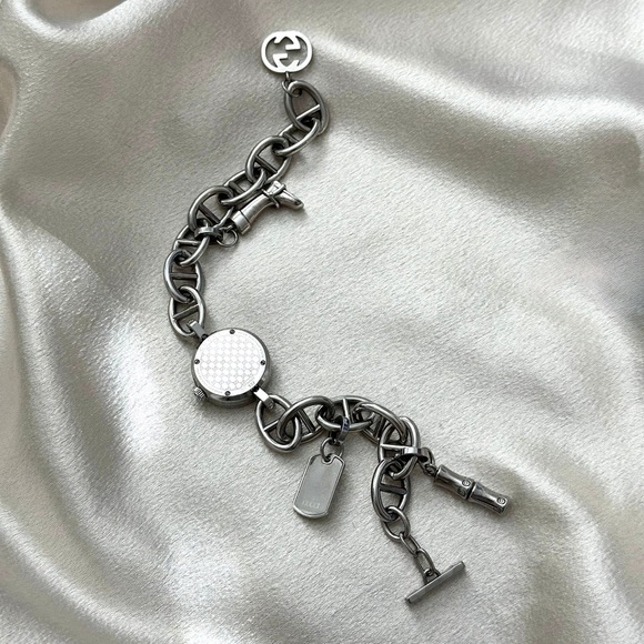 AUTHENTIC VINTAGE GUCCI SILVER CHAIN WATCH - Picture 6 of 7